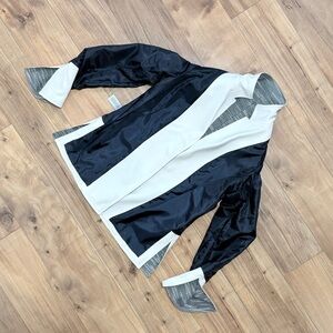 Liz Claiborne Textured Blazer in Gray and Cream Size 8